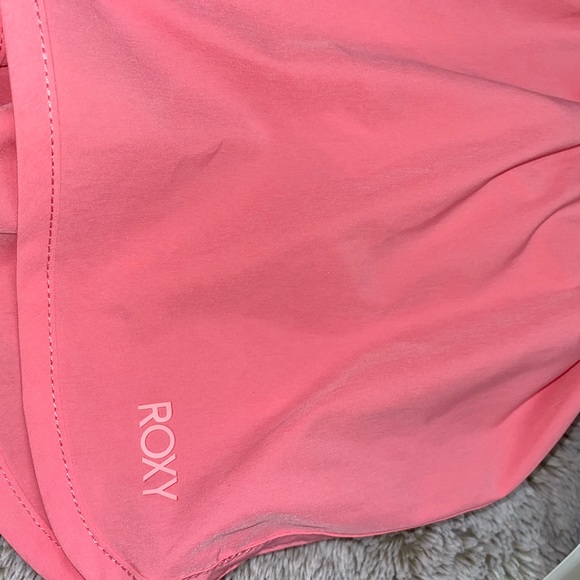 ROXY RUNNING SHORTS - Picture 3 of 4
